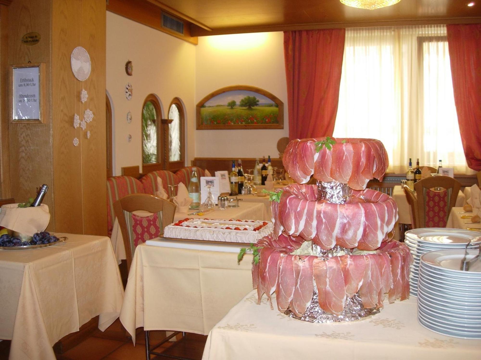Hotel Collini Pinzolo Buitenkant foto