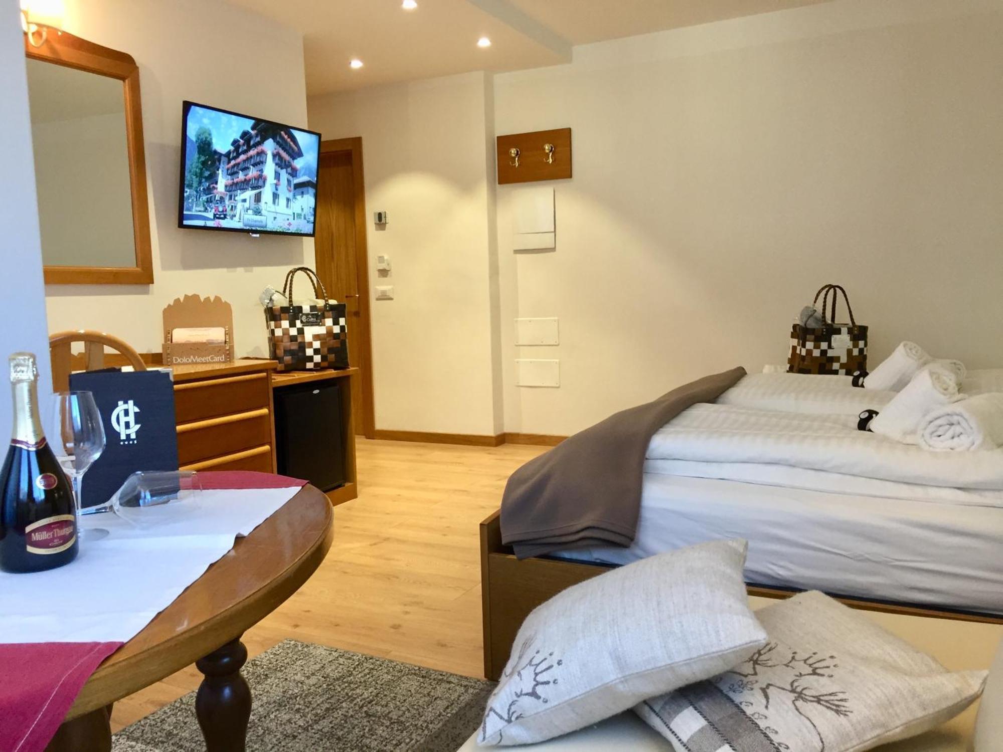 Hotel Collini Pinzolo Buitenkant foto
