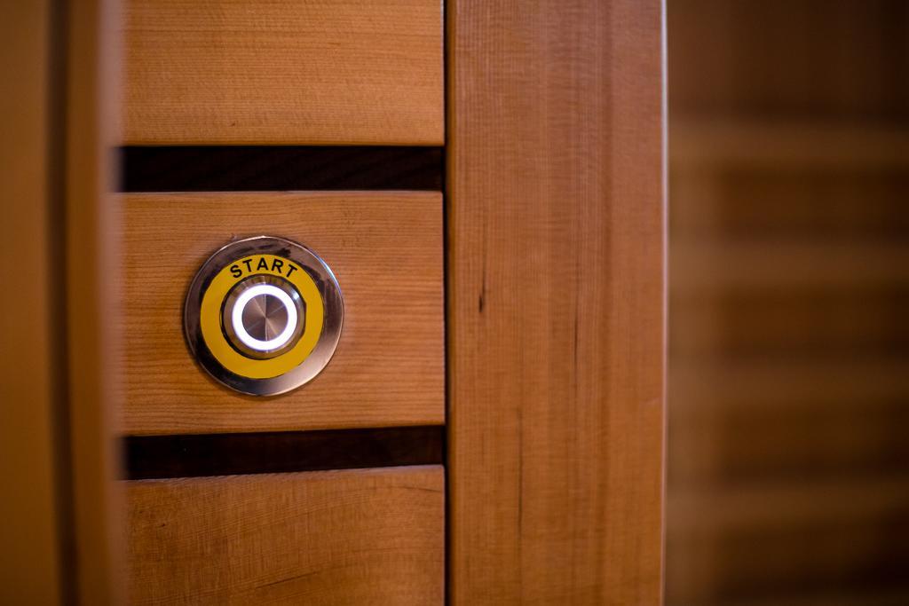 Hotel Collini Pinzolo Buitenkant foto